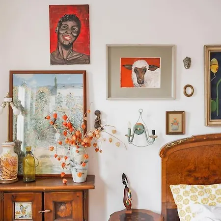 דירה Theatre Art