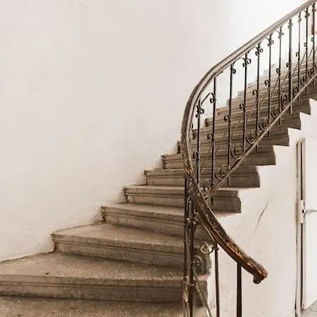 דירה Theatre Art *