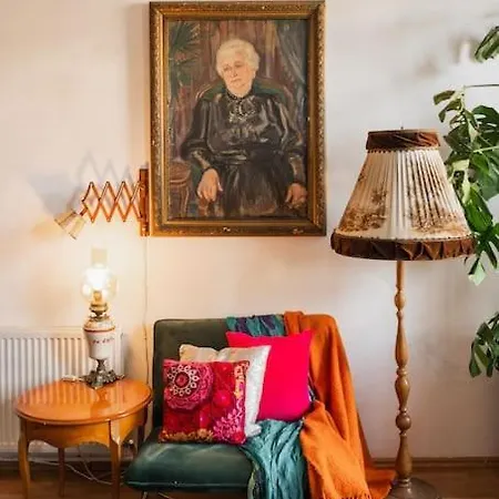 Theatre Art דירה *