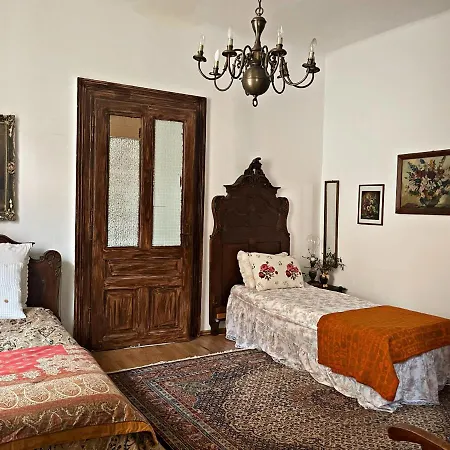 Theatre Art * בראשוב